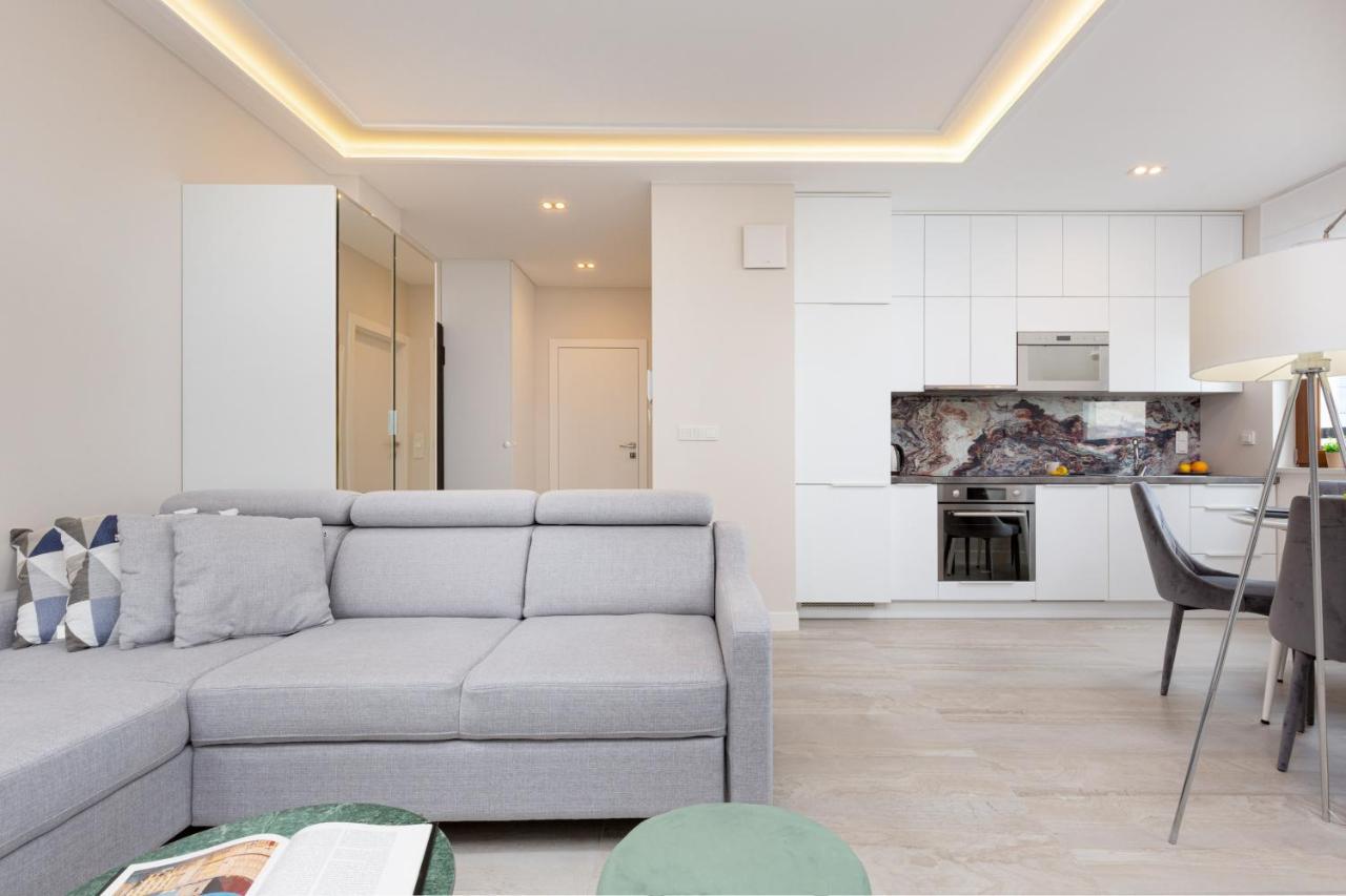 City Center Apartments Grzybowska With Parking By Noclegi Renters Warschau Buitenkant foto