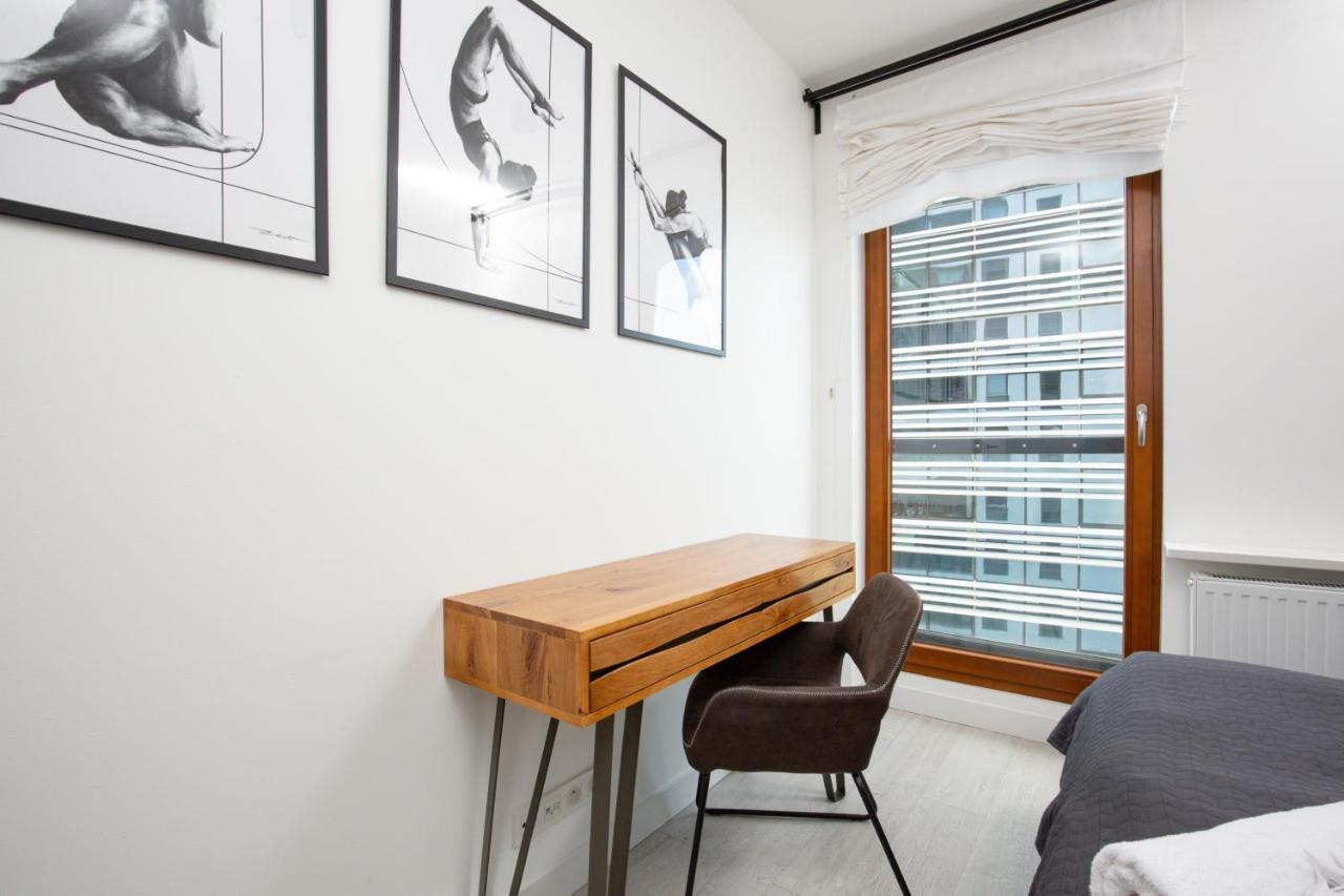City Center Apartments Grzybowska With Parking By Noclegi Renters Warschau Buitenkant foto