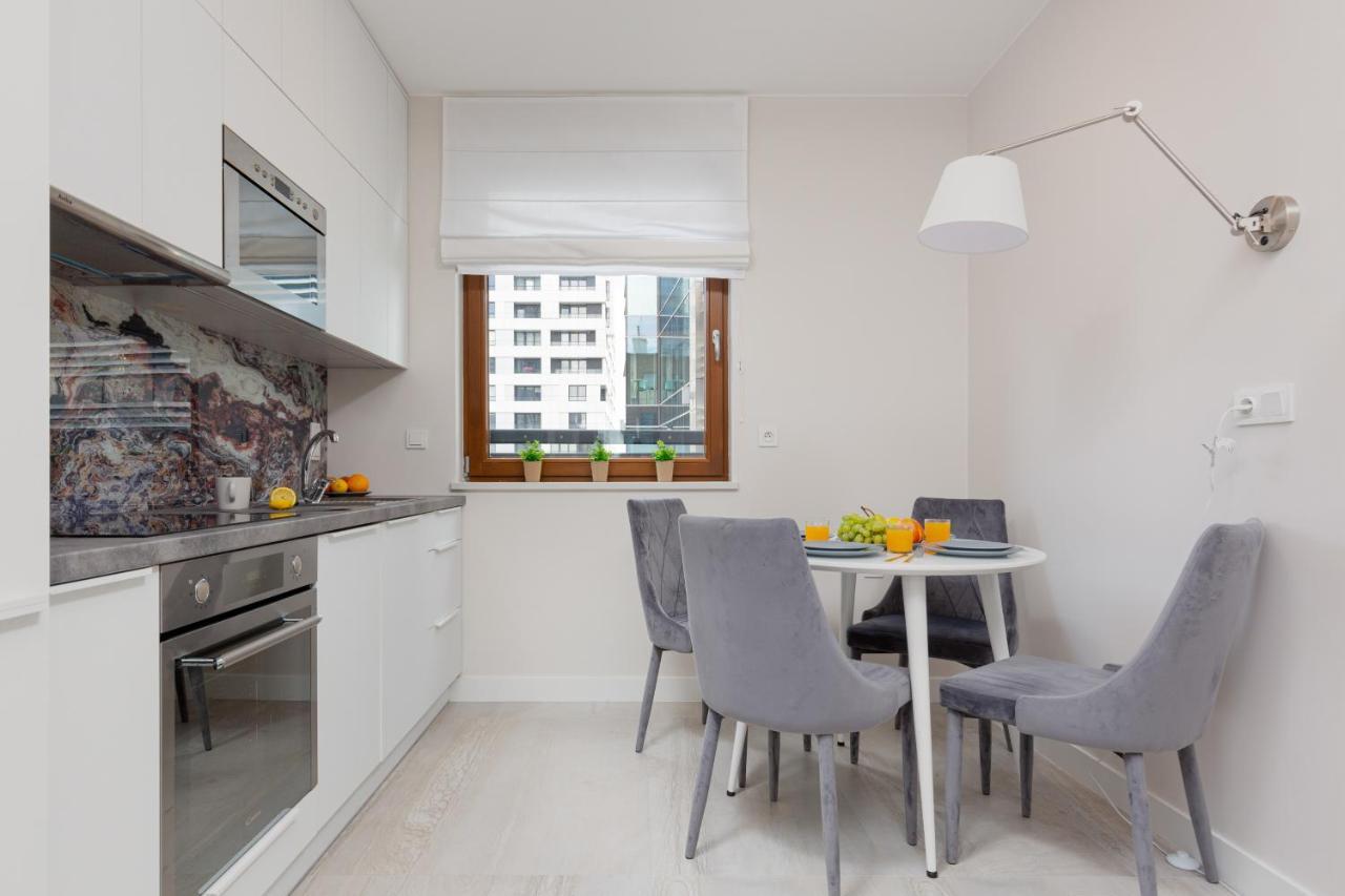 City Center Apartments Grzybowska With Parking By Noclegi Renters Warschau Buitenkant foto