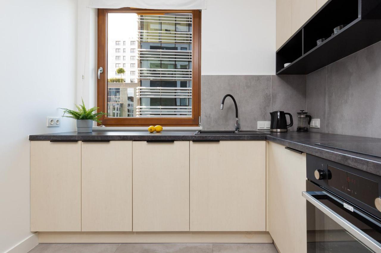 City Center Apartments Grzybowska With Parking By Noclegi Renters Warschau Buitenkant foto