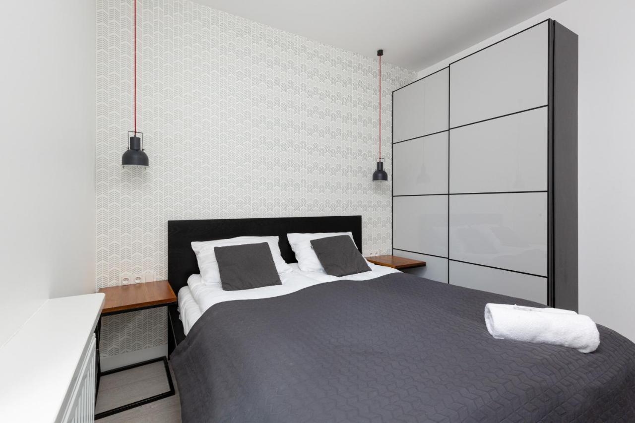 City Center Apartments Grzybowska With Parking By Noclegi Renters Warschau Buitenkant foto